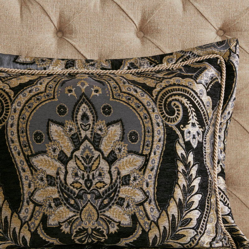 4-Piece Classic Queen Comforter Set - Timeless Design