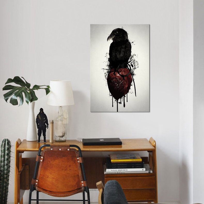 «Raven and Heart Grenade», impression sur toile, H 18 po x l 12 po x P 1,5 po, Toile tendue, Pas de tapis
