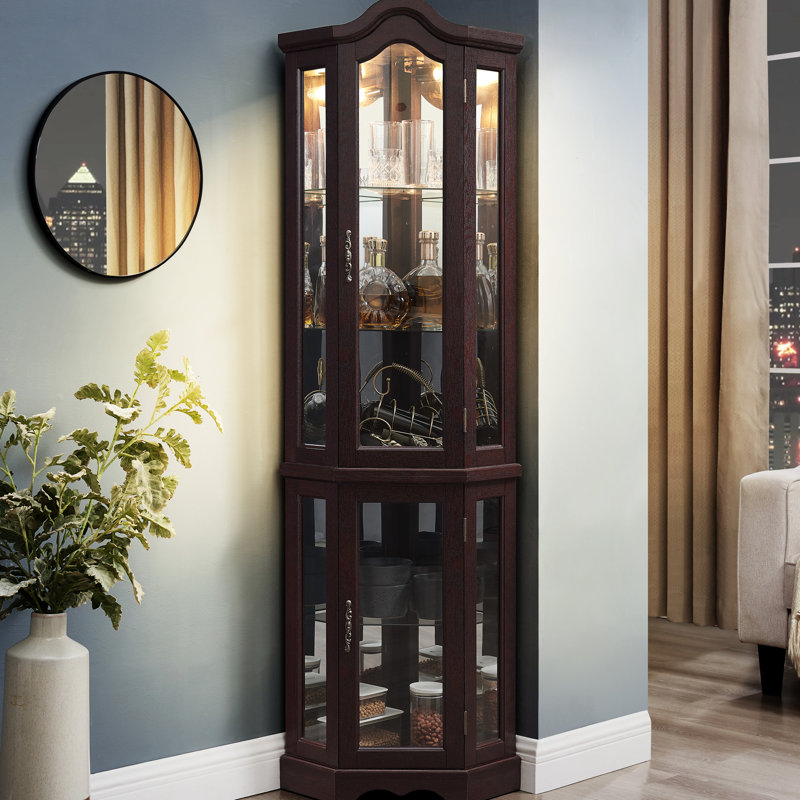 Vitrine en verre trempé cerisier foncé avec tablettes intégrées réglables et poignées élégantes pour le rangement de la chambre à coucher, vitrine éclairée, tablettes polyvalentes, poignées, décor