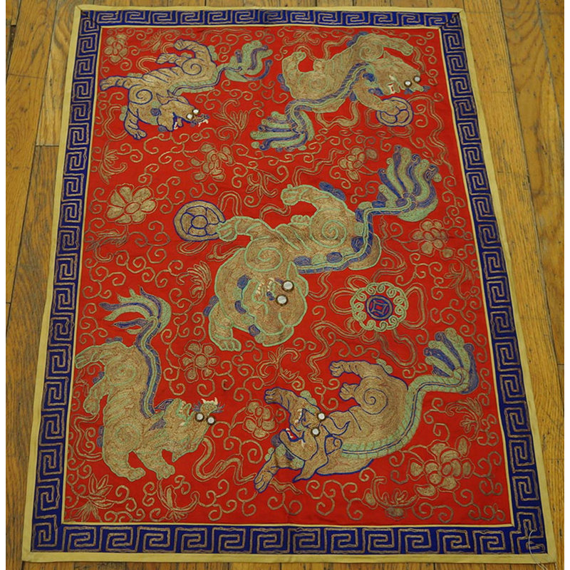 Tissu chinois rétro en soie rouge Mid-Century