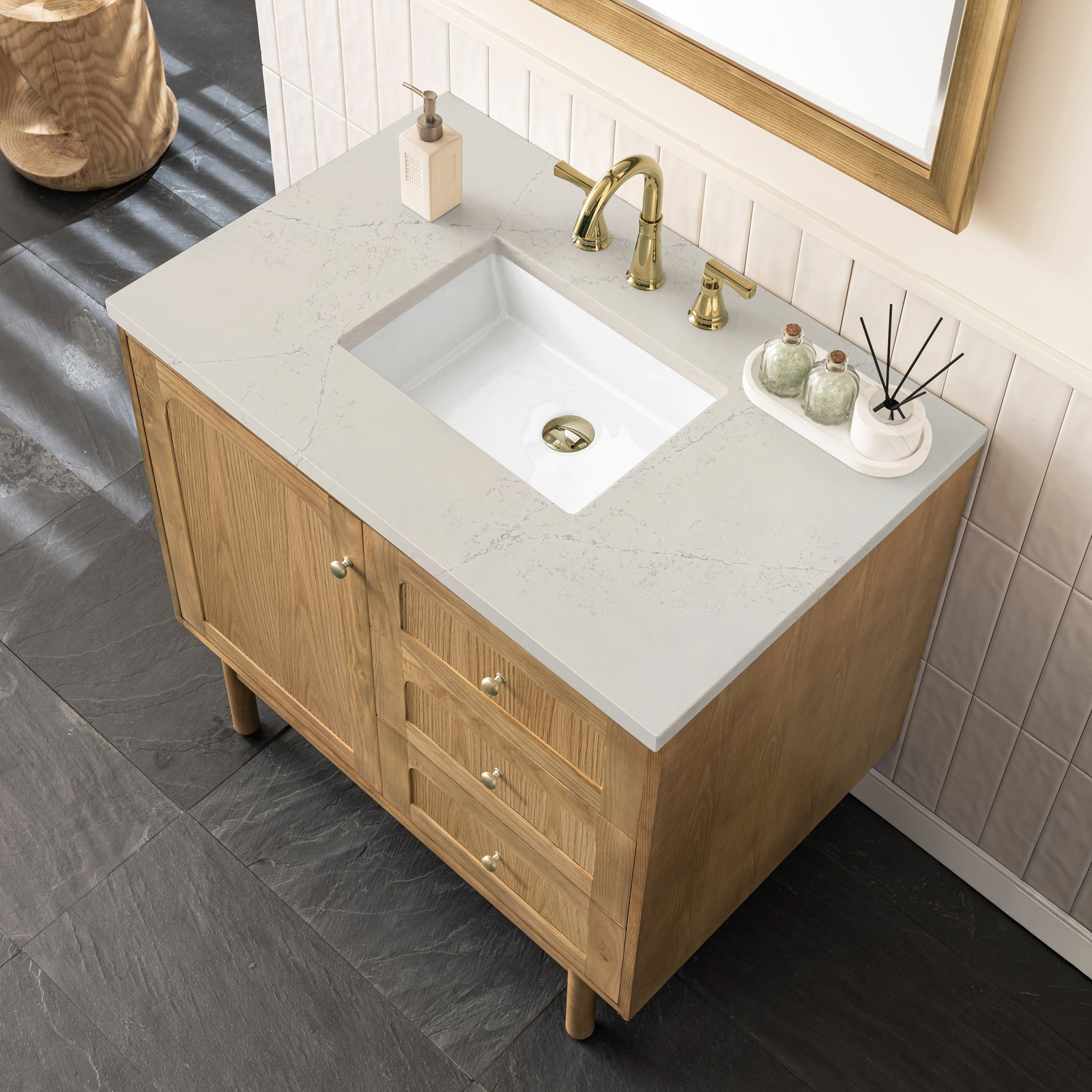 Laurent 36" Single Bathroom Vanity, Light Natural Oak, Siberian, 8" Widespread