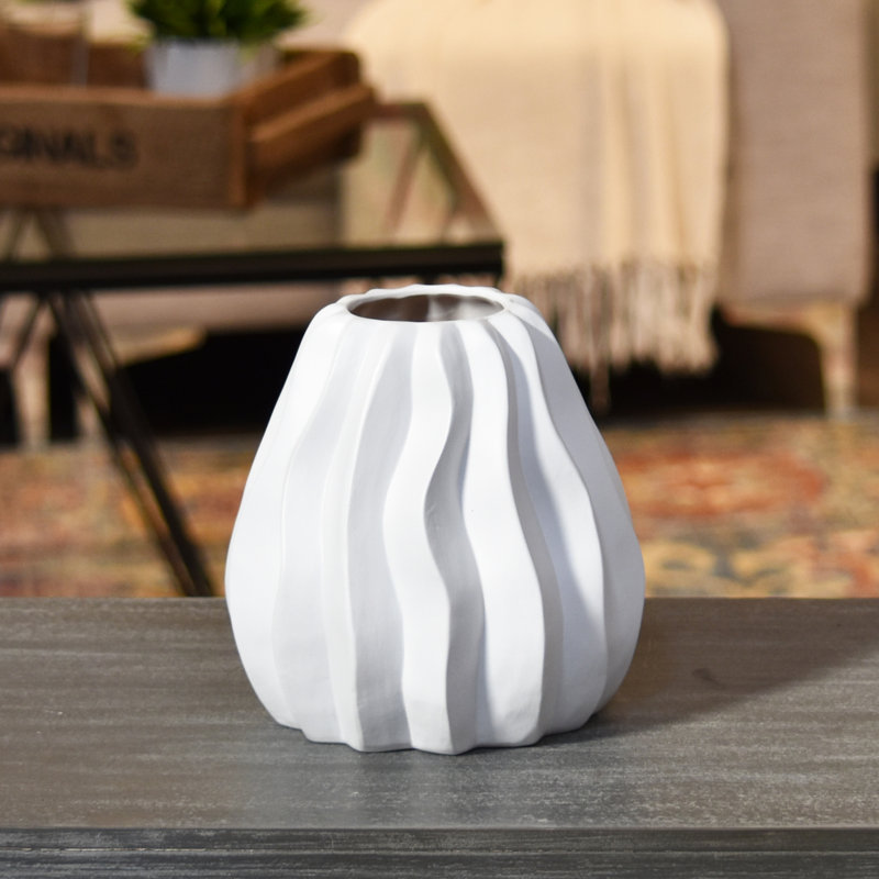 Vase de table ronde en céramique bellied Petillo, H 7 po x l 7 po x P 7 po