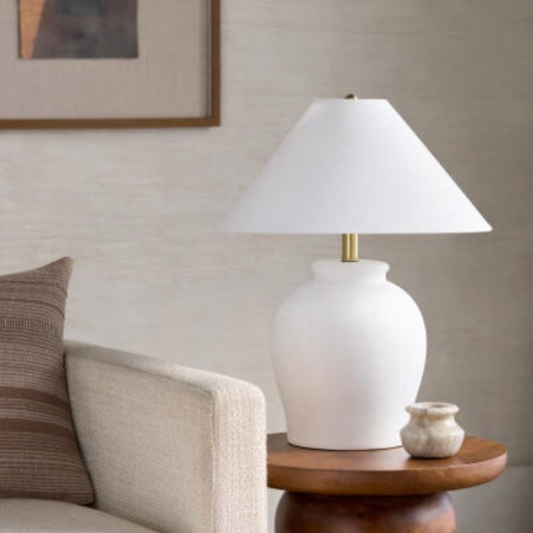 Lampe de table en céramique 22 po Chemise