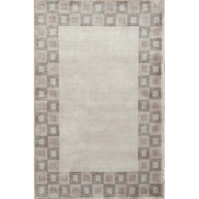 Tapis beige noué à la main de haute qualité