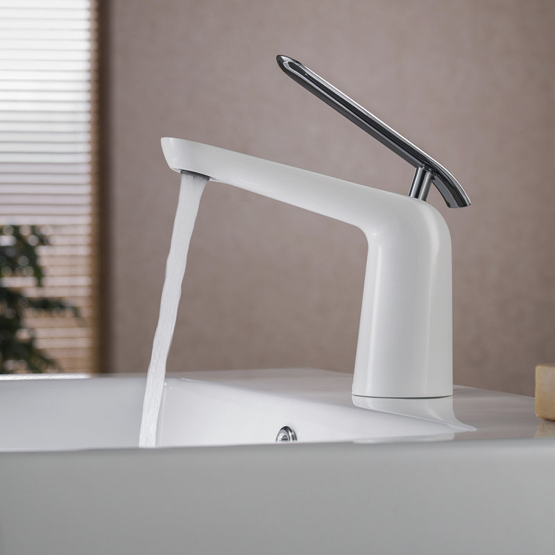Robinet de salle de bain à poignée simple - Robinet de lavabo monotrou en laiton massif avec tuyau d'alimentation en eau, conception commerciale moderne, installation facile