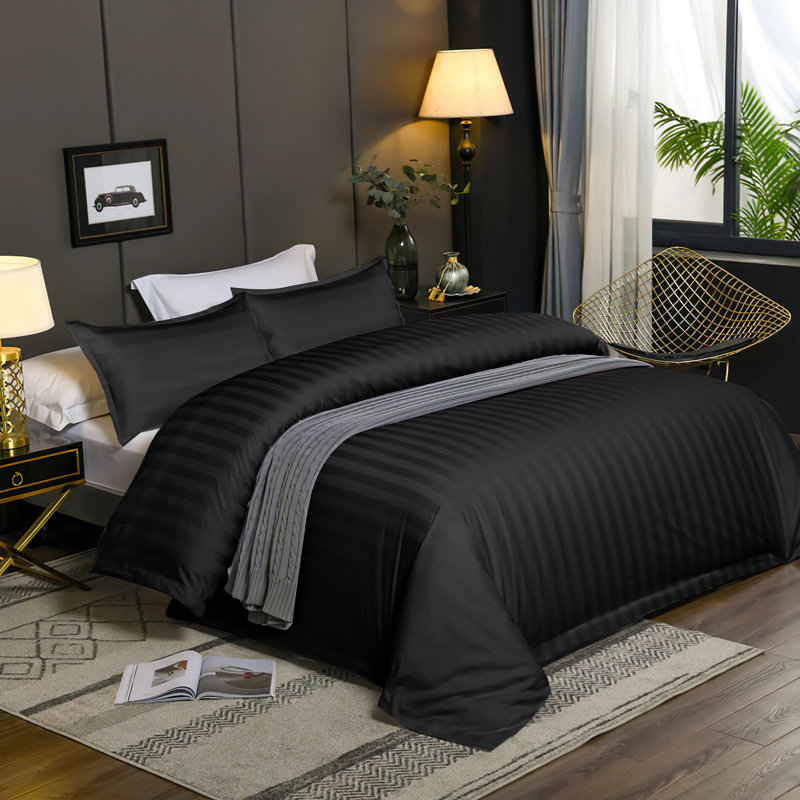 Microfibre 250 Thread Count Reversible Stripe Duvet Cover set for rooms, Kingsize - 2 Standard Pillowcases, Black