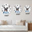 Carlin habillé de style hipster - Horloge murale traditionnelle-420454807