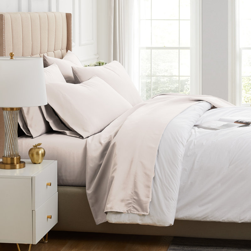 Ensemble de draps Southshore Basics de Southshore Fine Linens, couleur beige naturel, en microfibre doublement brossée 100 g/m², poches profondes de 40 cm, comprenant 1 drap-housse, 1 drap plat et 4 taies d'oreiller, taille standard.