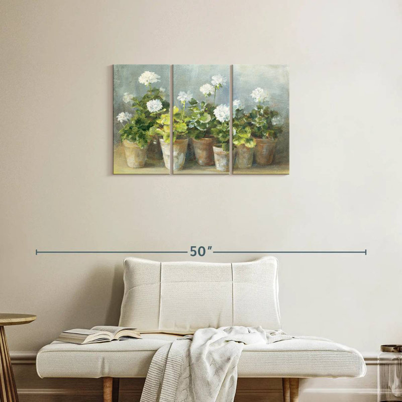 Harnek Geraniums Crop, 20" H x 33" W