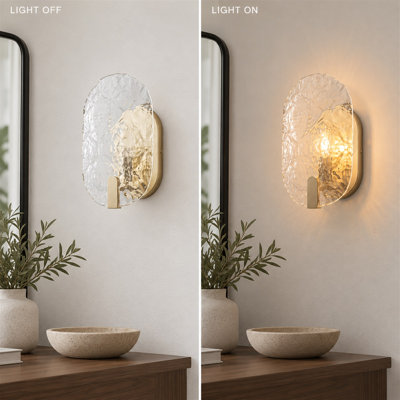 Applique murale dorée 11,4 po moderne, 1 lumière contemporaine en verre transparent à ondulation d'eau, lumière d'appoint de meuble-lavabo à câblage fixe à intensité variable pour le couloir du salon de la chambre à coucher (base E12, homologuée