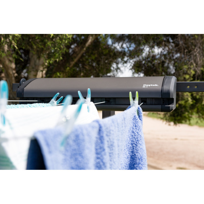 Corde à linge rétractable en acier avec poteau en acier Daytek