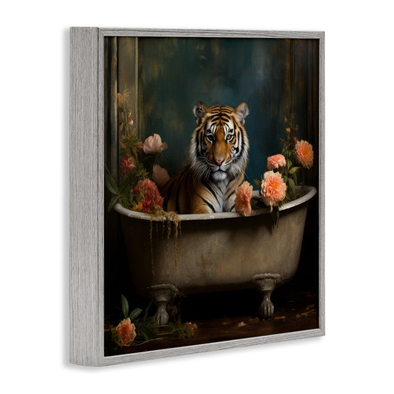 «Tiger in Floral Bathaign», reproduction de photo sur toile, Estampe numérique Farmhouse, H 12 po x l 12 po