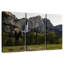 Cerf contre les chutes de Yosemite-1496414504