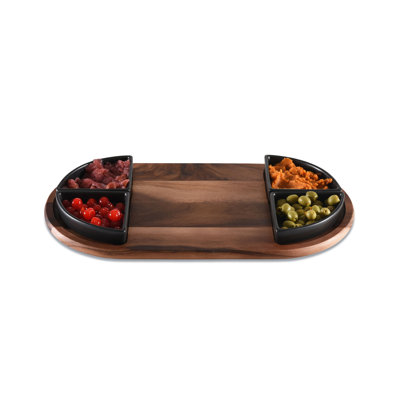 Charcuterie / plateau de service en bois d'acacia avec 4 bols triangulaires noirs en céramique