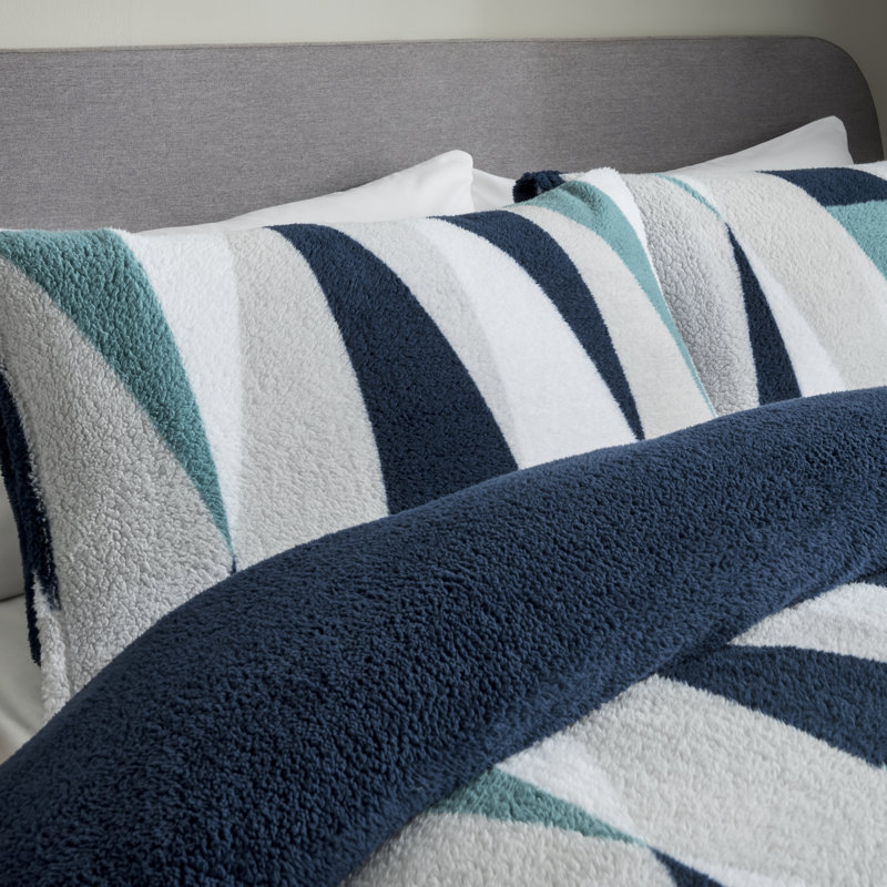 Marview Polyester Geometric Shapes Duvet Cover Set with Pillowcases Included, 230 x 220cm Duvet Cover + 2 Standard , Navy