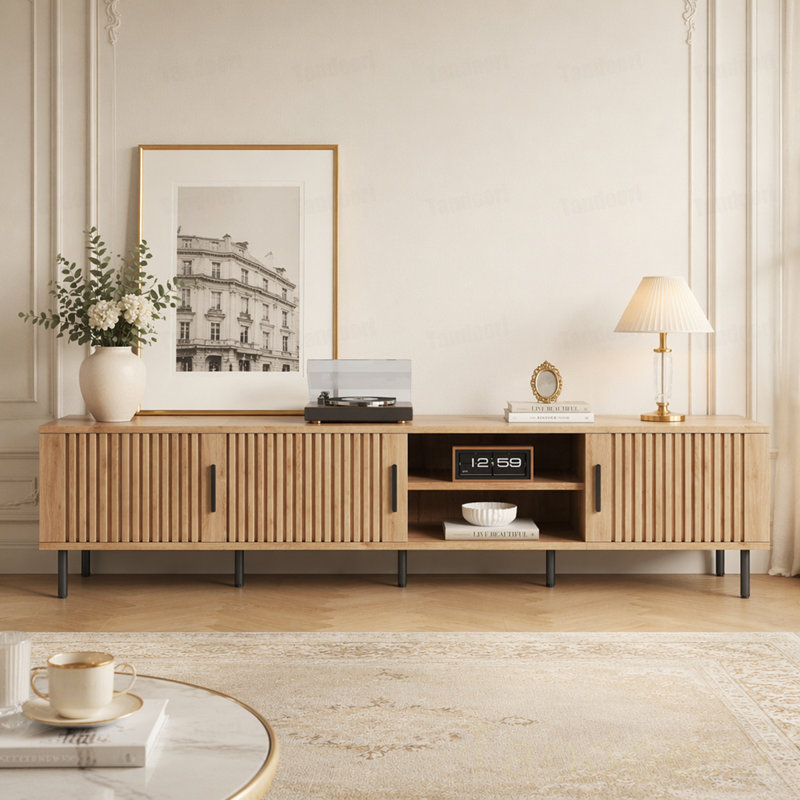 Meuble télé moderne pour téléviseur de 85 po ou moins, centre de divertissement avec rangement fermé et gestion des câbles, charnières à fermeture douce, pieds en fer robustes