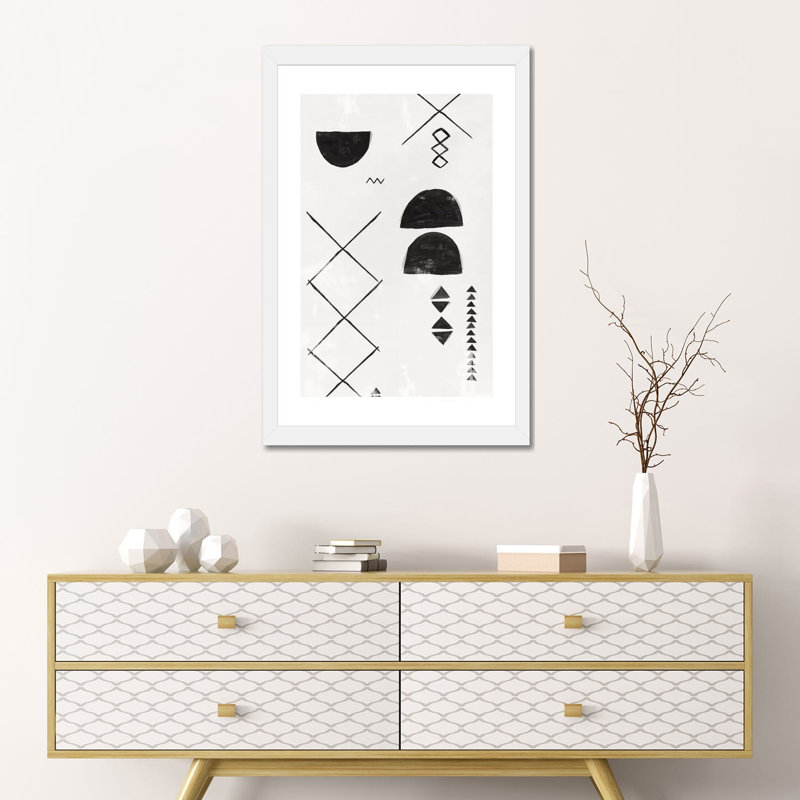 «African Motifs I» par Isabelle Z - reproduction d'art, H 24 po x l 16 po x P 1 po, Papier encadré blanc, Blanc