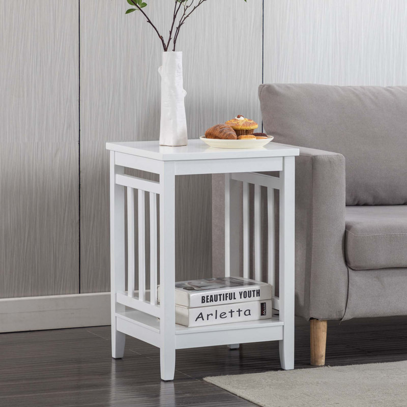 Table de bout carrée en bois massif de style transitionnel avec côtés à lattes et tablette de rangement ouverte, Blanc