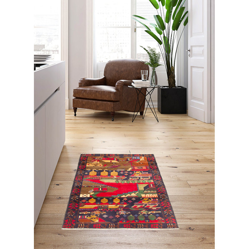 Tapis bleu marine Teimani 3 pi 4 po x 5 pi 5 po