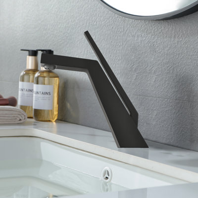 Single-handle Bathroom Faucet