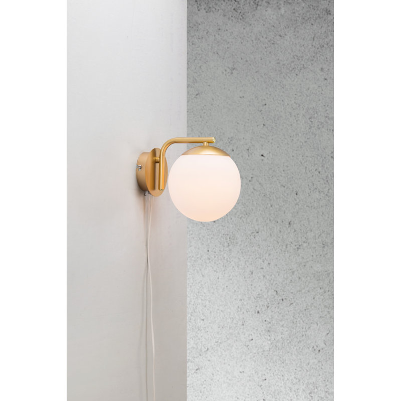 Choya Armed Sconce, Brass