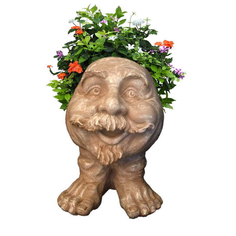 Statue de Muggly's Uncle Nate, H 12 po x l 9 po x P 9 po, Délavé à la pierre
