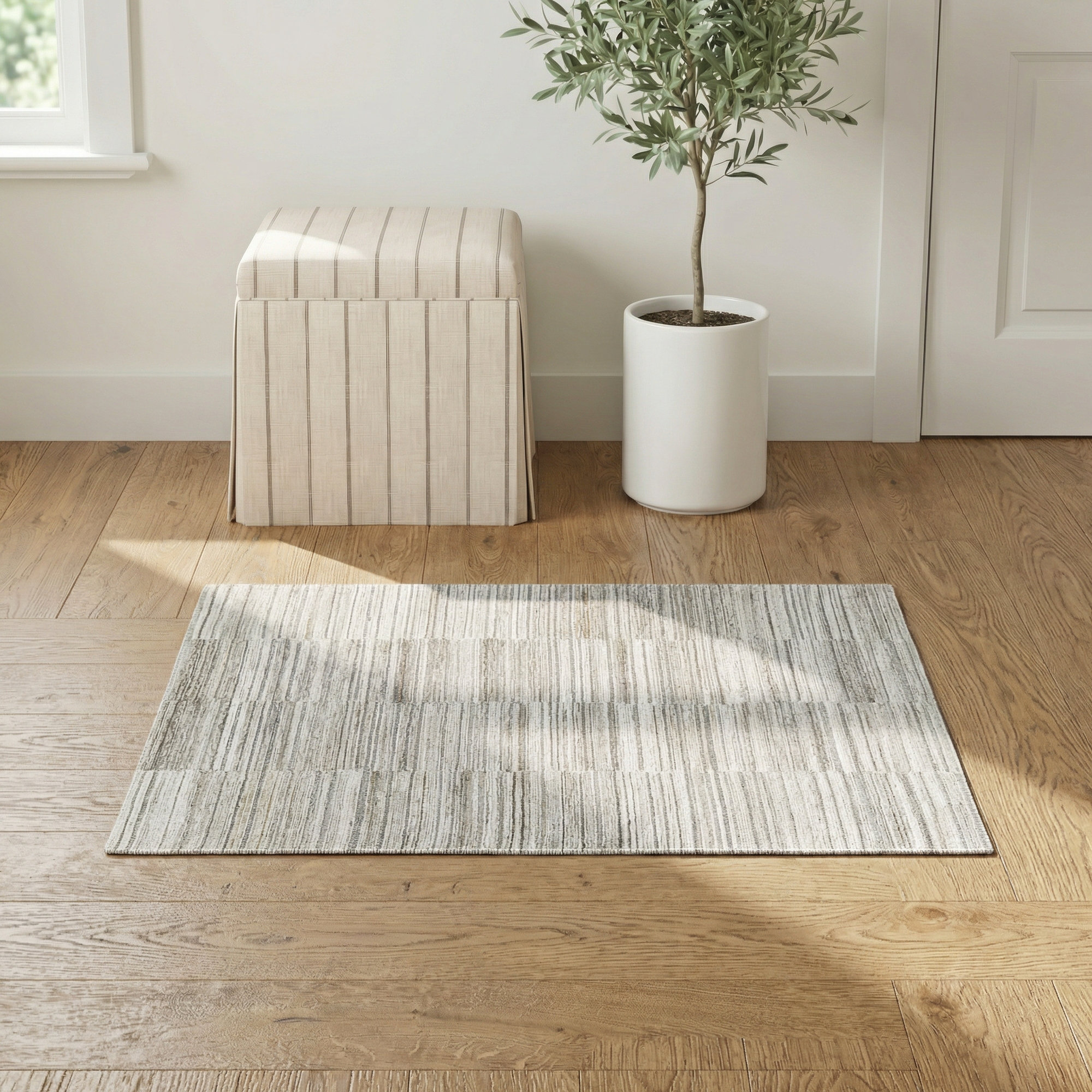 Faviola Handmade Recycled P.E.T Gray Indoor/Outdoor Rug, Rectangle 2' x 3'