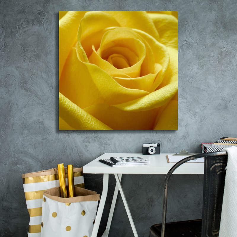 «Yellow Rose» par Photoinc Studio, art mural sur toile, 18 po x 18 po, H 26 po x l 26 po x P 1,5 po