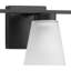 Éclairage pour meuble-lavabo transitionnel à trois lumières-100013183