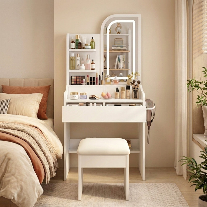 Ensemble de coiffeuse élégante avec miroir lumineux et éclairage, comprend un support pour sèche-cheveux et une chaise, miroir de coiffeuse réglable en 3 couleurs avec rangement à 3 tiroirs, finition blanche.