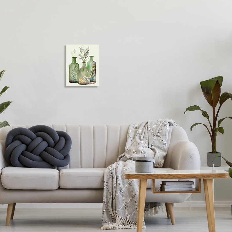 Fougère, plantes, coquillages nautiques, cruche verte, nature morte, par Melissa Wang, H 15 po x l 10 po x P 0,5 po