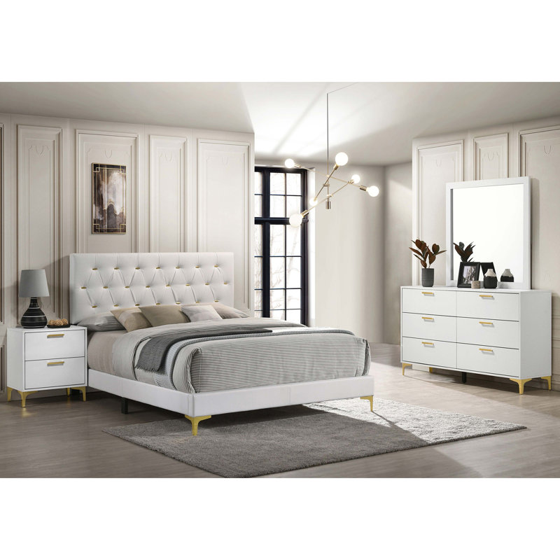 Ensemble de chambre avec grand lit 4 pièces James White