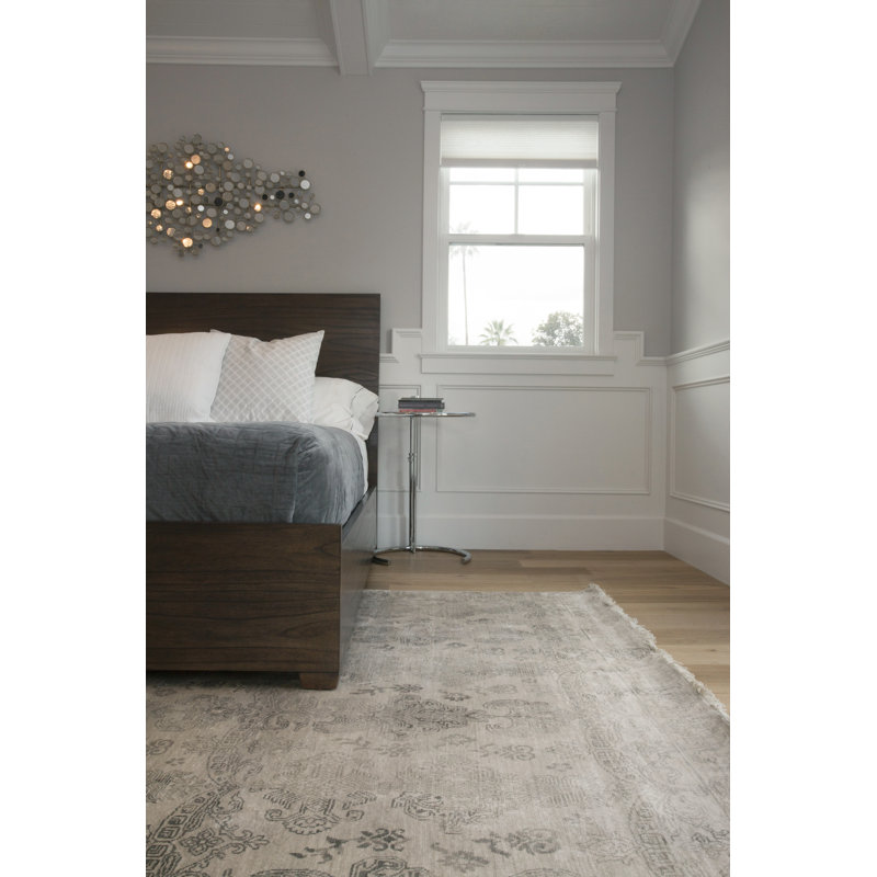 Lisbon Oriental Area Rug in Ivory, Rectangle 10' x 14'