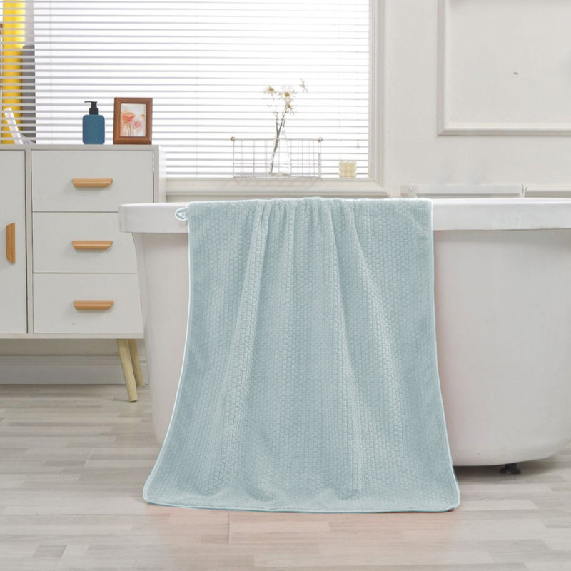 Grande serviette de bain douce et épaisse absorbante pour la salle de bain, serviette en polyester à séchage rapide pour la maison et le cadeau, bleu clair 55,1 x 27,5 po