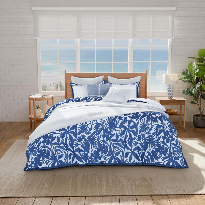 Southern Tide Tideline Coverlet Full/Queen Gray/White Quilt, Queen Quilt