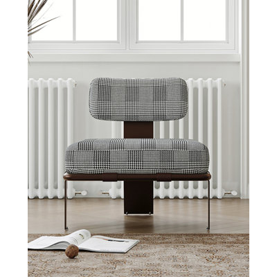 Chaise longue minimaliste en lin rétro avec pieds en métal robustes, pour les espaces de vie