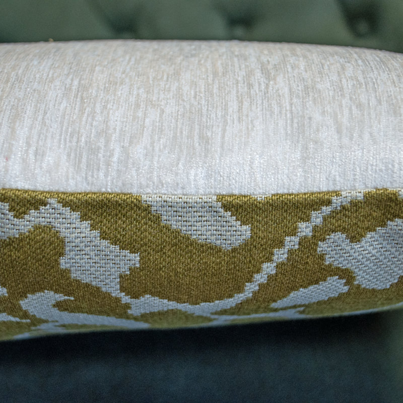 Tailles de coussins décoratifs à motif floral crème Thomas Collection®, 22" x 22"