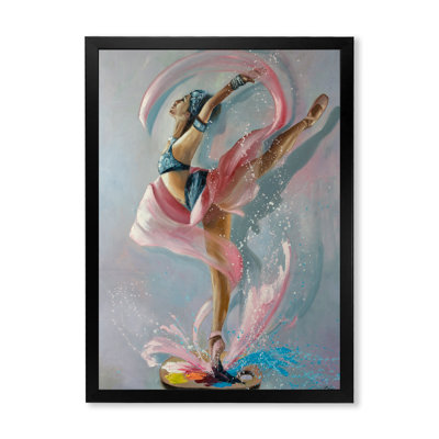Femme gracieusement dansante dans des rideaux roses - peinture sur toile