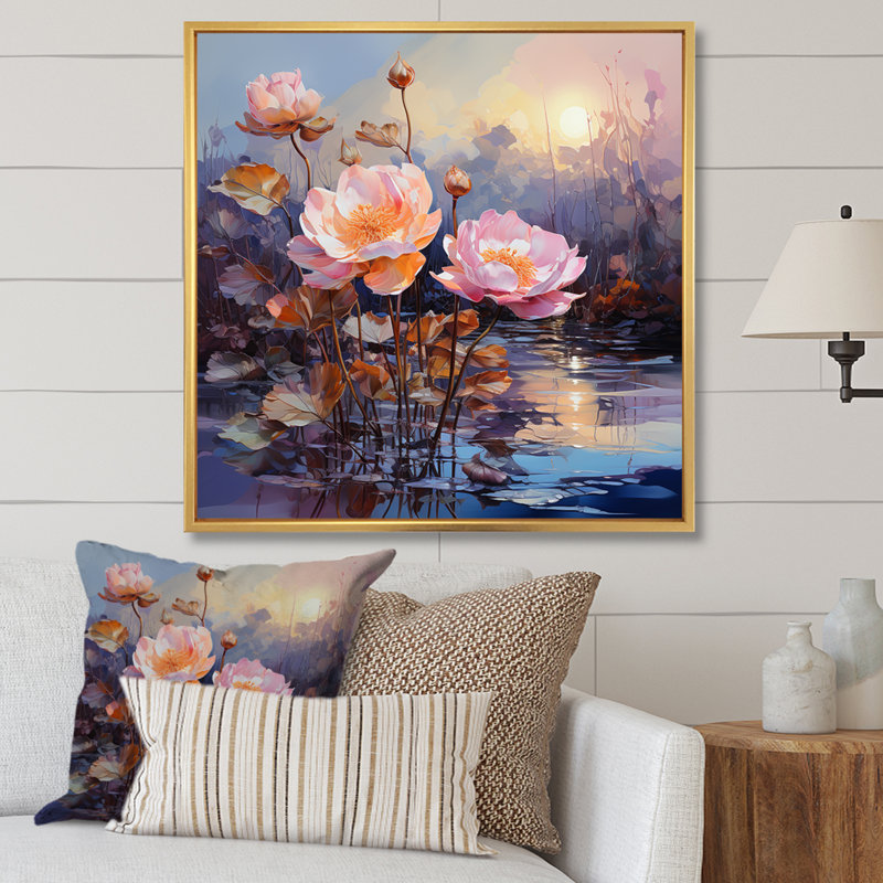«Purple Roses Florescence II», reproduction sur toile, Cadre flottant doré, H 36 po x l 36 po x P 1,5 po