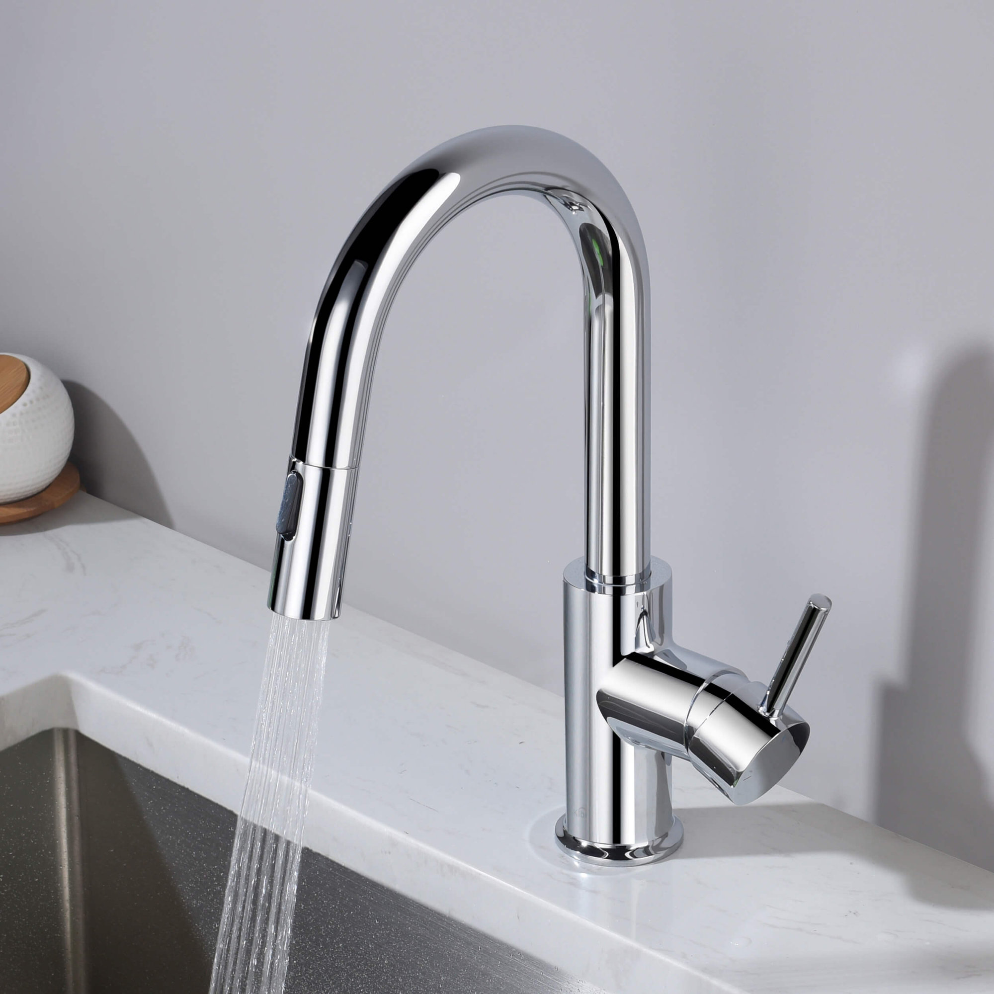 Luxe Pull Down Single Handle Kitchen Faucet, Chrome