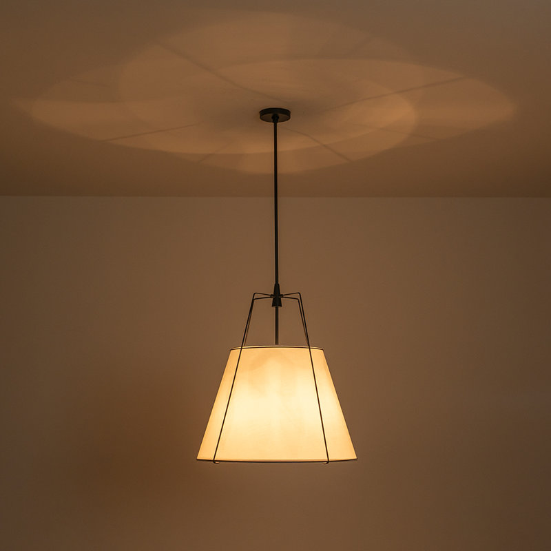Luminaire suspendu fuselé en lin 4 lumières Nyjel, H 26 po x l 23,6 po x P 23,6 po, Blanc, Noir