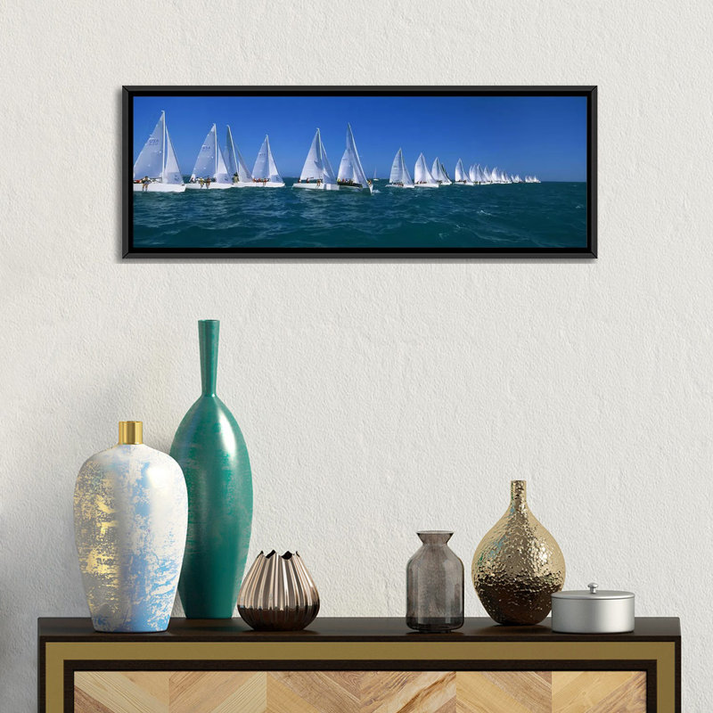 Voilier de course dans l'océan Key West, Floride - impression sur toile tendue sur châssis, H 12 po x l 36 po x P 1,5 po