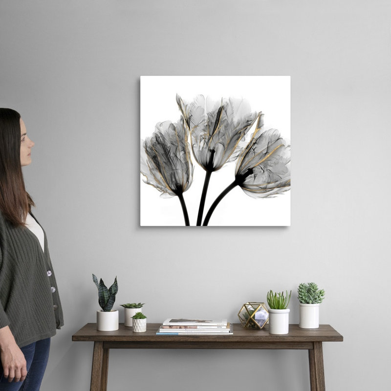 «Gold Embellished Tulips 3» par Albert Koetsier, reproduction d'art sur toile, Toile tendue, H 24 po x l 24 po x P 1,25 po
