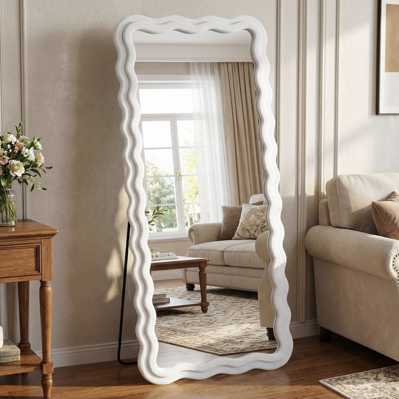 Miroir irrégulier pleine longueur ondulé avec cadre enveloppé de flanelle, Blanc, 71 po x 32 po