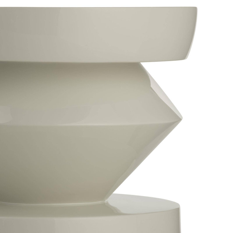 Uma Accent Table