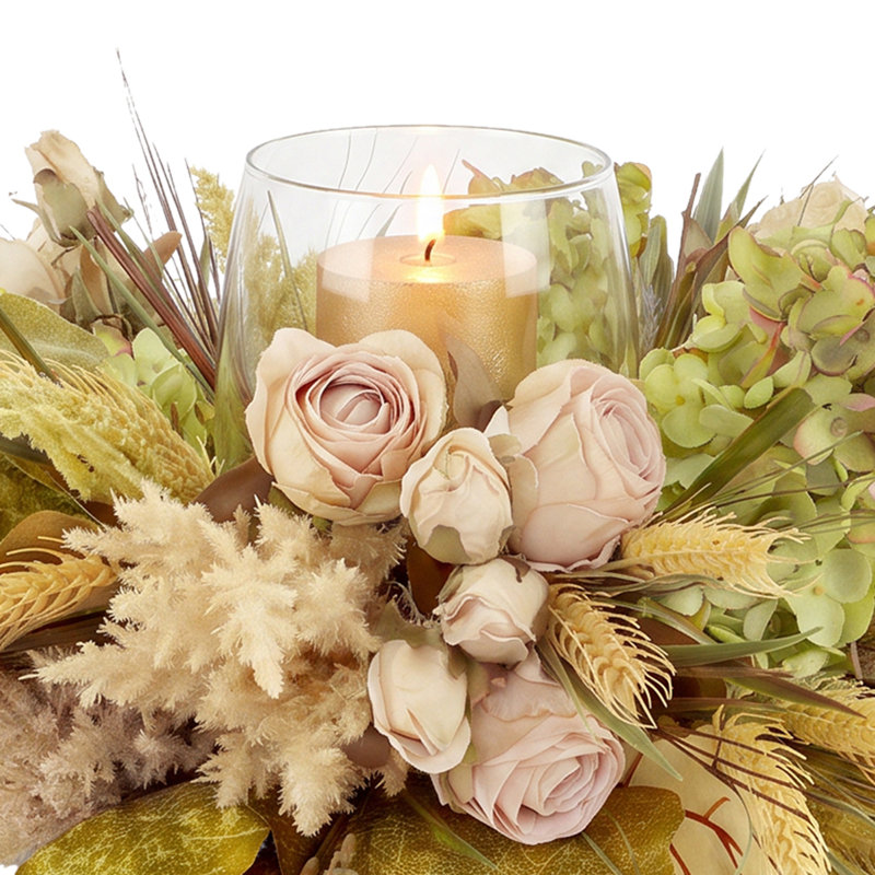 Bougeoir d'automne avec hortensias, roses séchées et blé