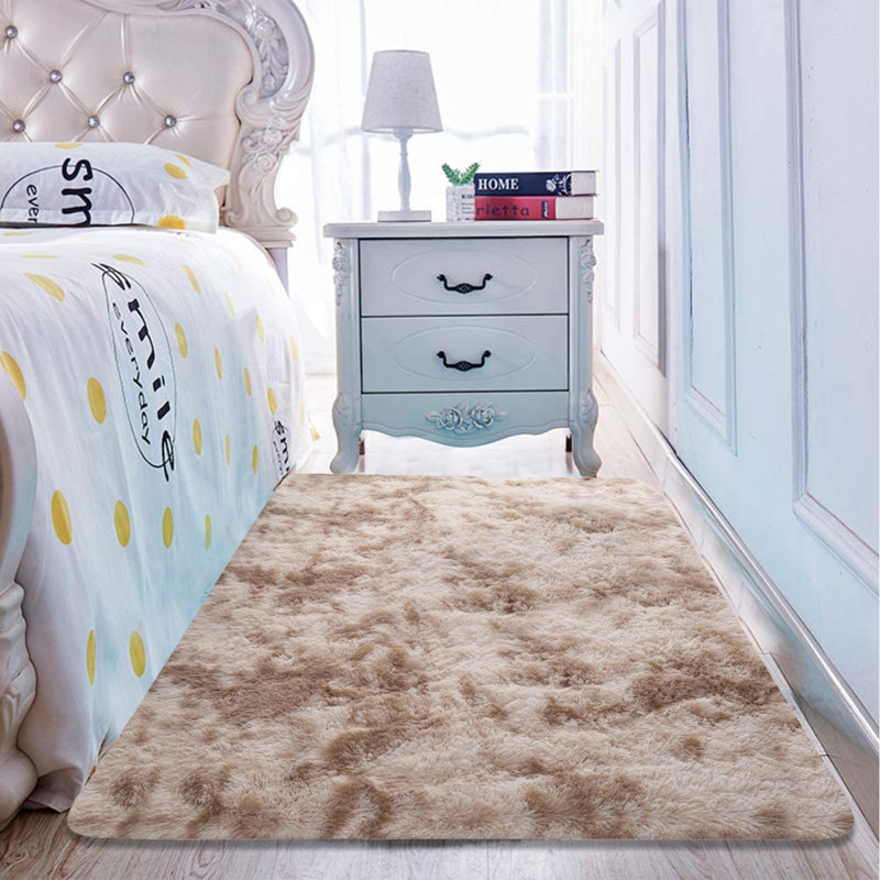 Bertsche Indoor Rug, Rectangle 5'3" x 1'7.7"