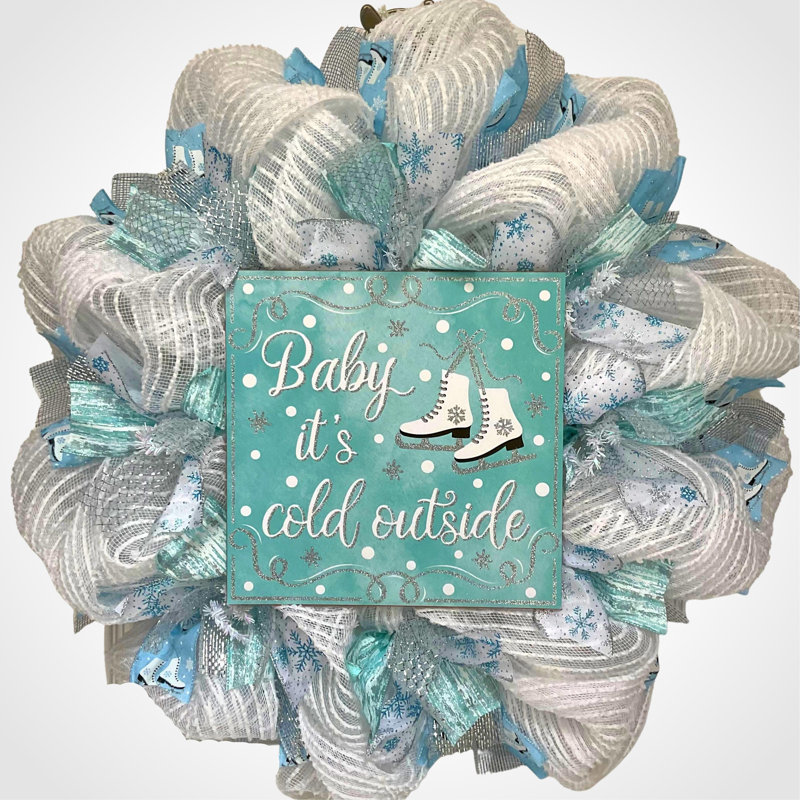 Couronne d'hiver pour bébé, il fait froid dehors