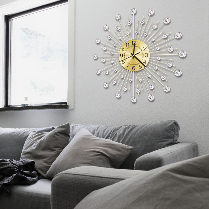 Grande horloge murale en métal 19,7 pouces avec accents en cristal doré pour salon, chambre à coucher et cuisine Jason