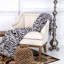 Couverture luxueuse à imprimé zébré-803266432-703814842